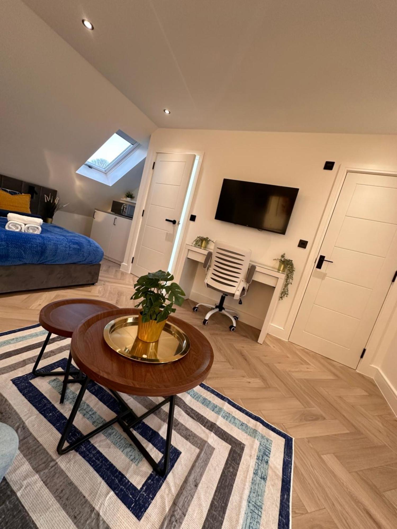 R5 - Luxury Private Ensuite Self-Contained Room - Newly Renovated Halesowen Exterior foto